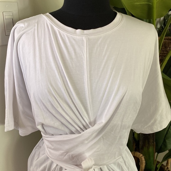 Banana Republic Criss Cross Wrap T-Shirt stop - Picture 2 of 8